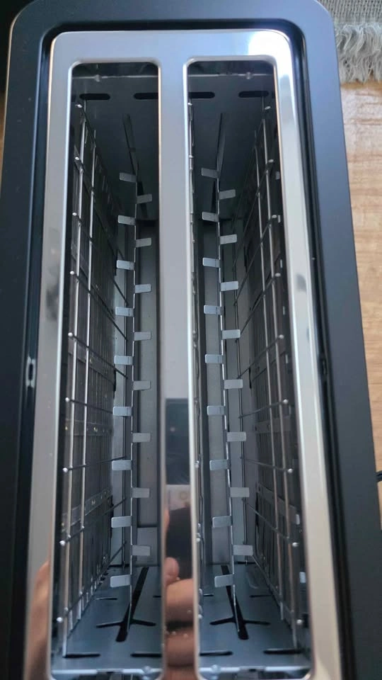 4 Slice Toaster - photo 3