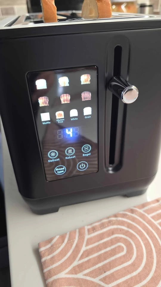 4 Slice Toaster - photo 5