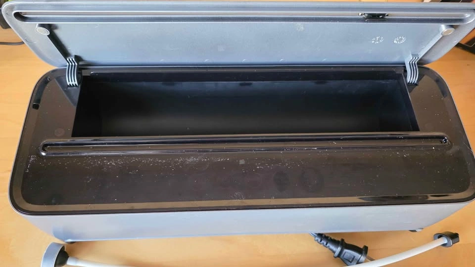 Vacuum Sealer - photo 2