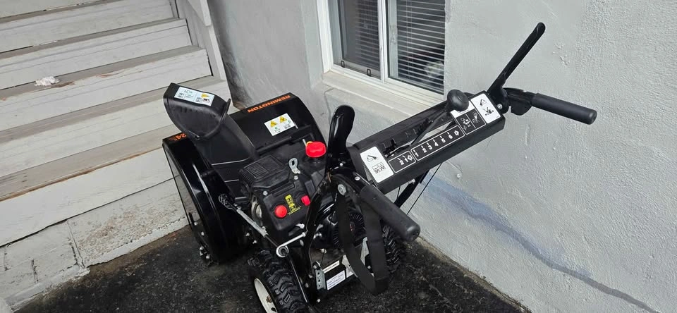 Snowblower - Remington 24in - photo 2
