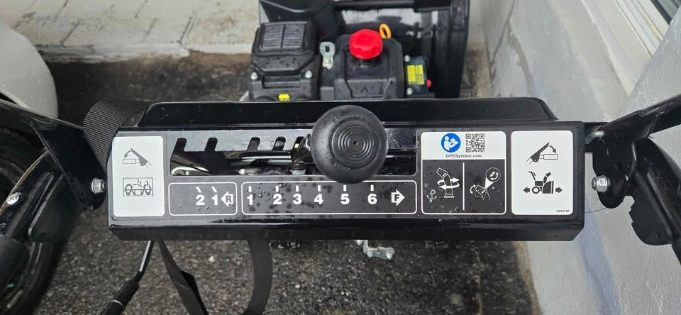 Snowblower - Remington 24in - photo 3