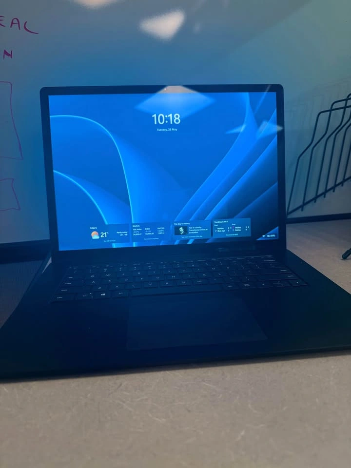 Microsoft Surface Laptop 4 - i7 - 256GB (Black) - photo 4