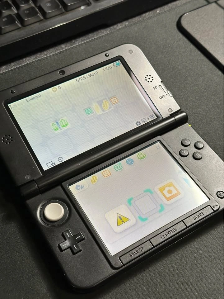 Nintendo 3DS XL - Black - photo 2