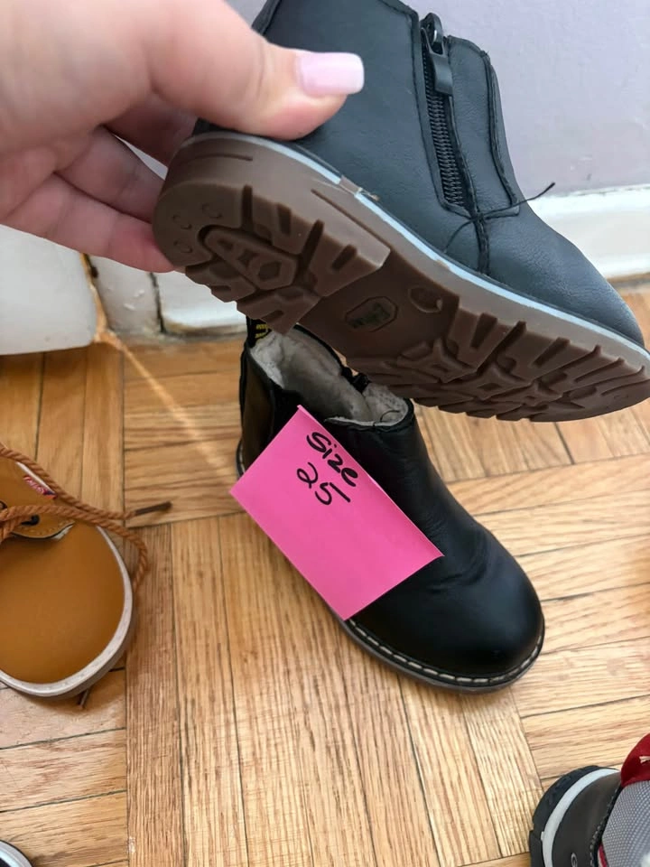 Toddler Boots - Black/Blue Size 6 & Navy/Red Size 7 - photo 5
