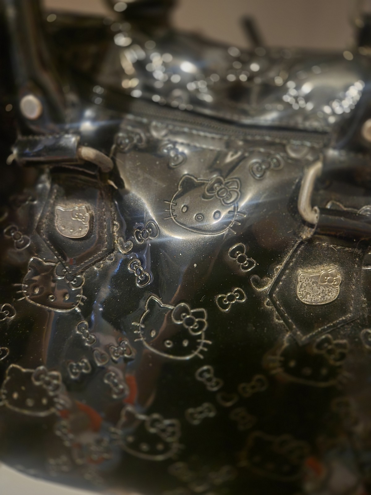 Hello Kitty x Loungefly Embossed Enamel Handbag - photo 3