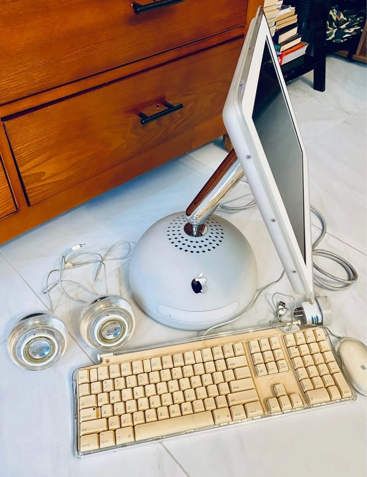 Apple iMac G4 15” Vintage Complete Set – Powers On, Screen Not D - photo 3