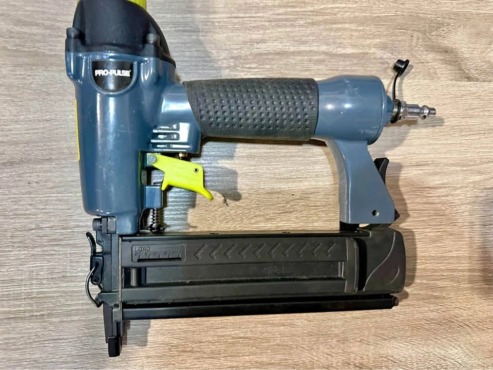 PRO-PULSE 2-in-1 Pneumatic Brad Nailer and Stapler