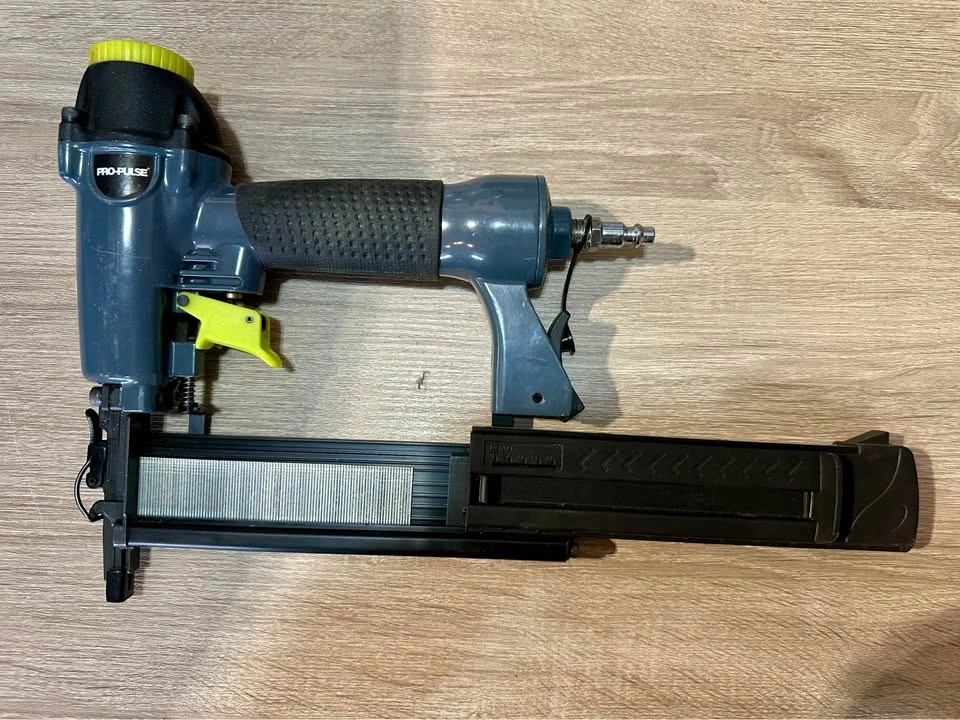 PRO-PULSE 2-in-1 Pneumatic Brad Nailer and Stapler - photo 2
