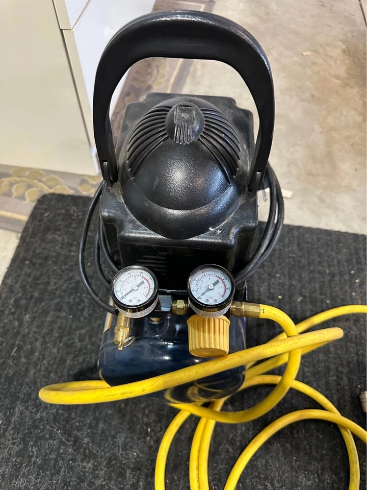 Mastercraft 2-Gallon 1/3 HP Oil-Less Air Compressor - photo 2