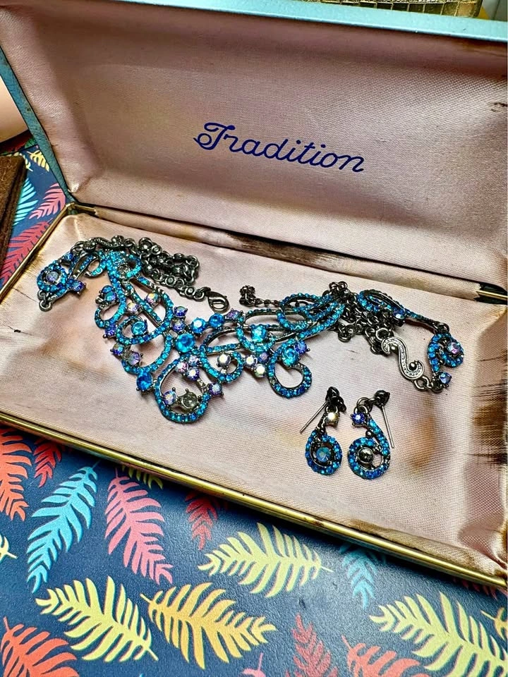 Costume Jewelry with box