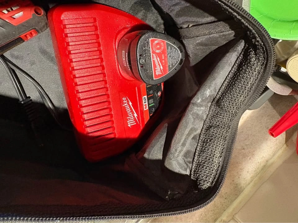 Milwaukee M12 Drill Impact Driver Kit w/ Charger Bag + Ryobi Bit - photo 4