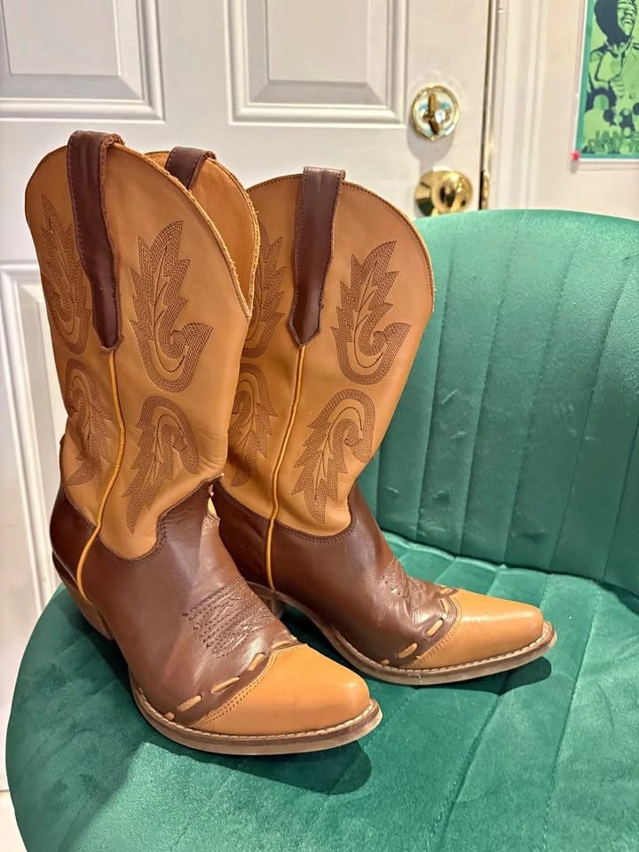 Dingo Cowboy Boots / size 7 / Nashville