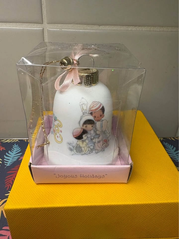 Precious Moments 1997 Joyous Holidays Bell Ornament - photo 2