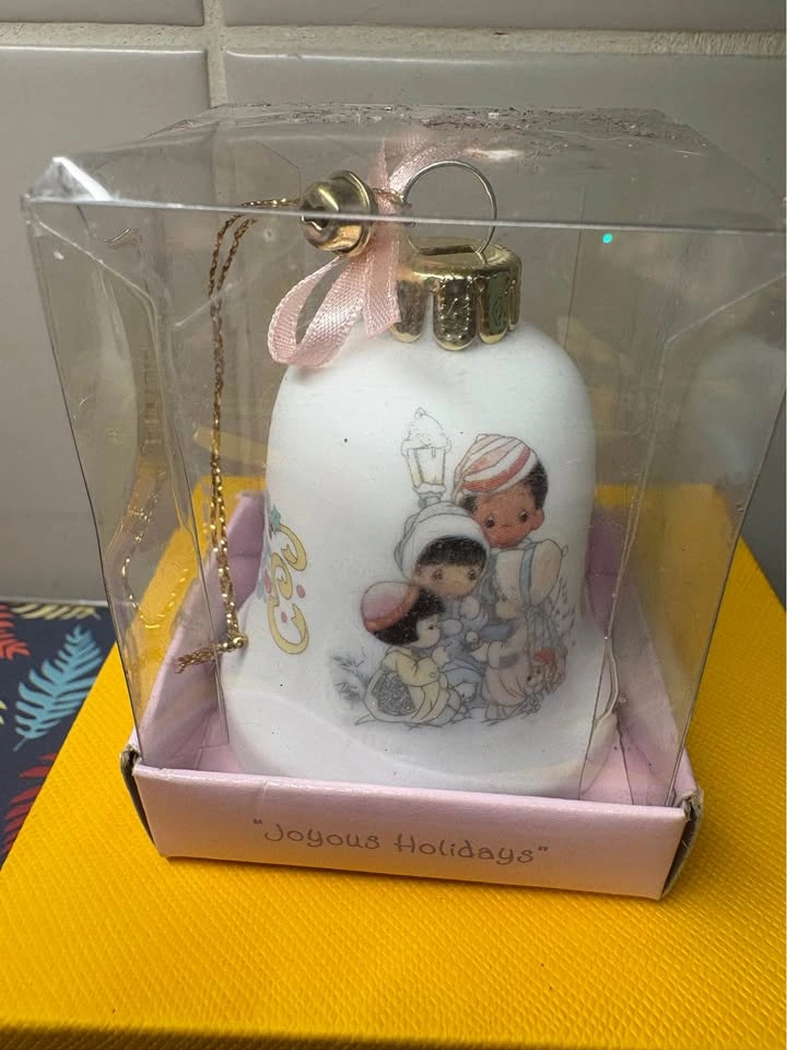 Precious Moments 1997 Joyous Holidays Bell Ornament - photo 4