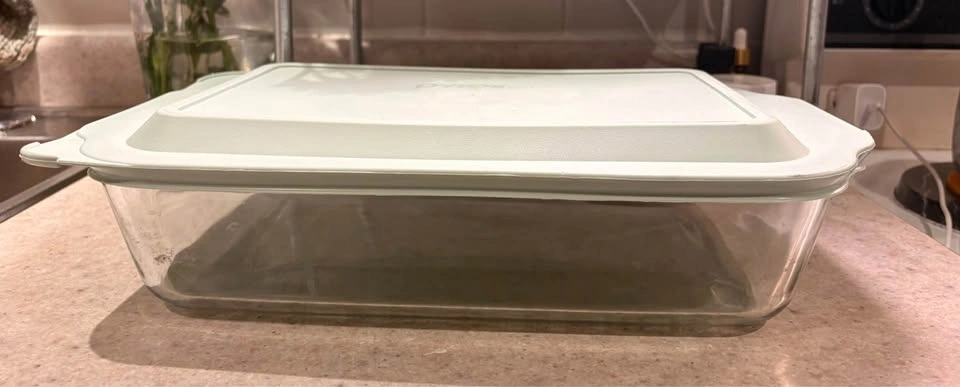 Pyrex Glass Baking Dish with Lid - photo 4