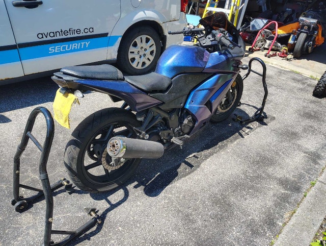 2010 Kawasaki Ninja 250 - photo 2
