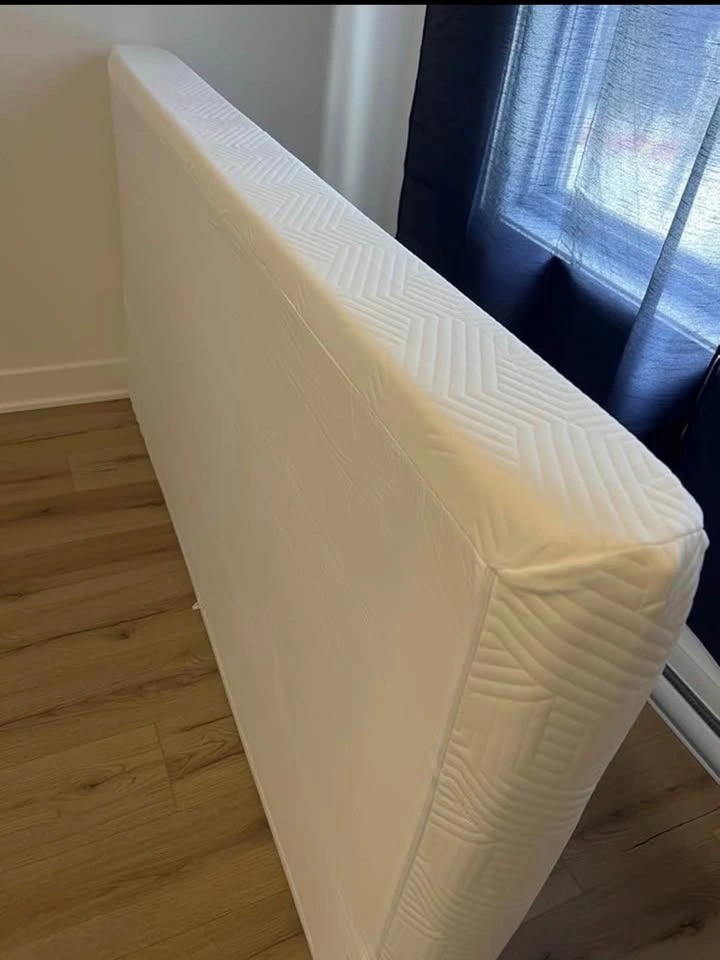 ViscoLogic 6" Full/Double Mattress - Like New!