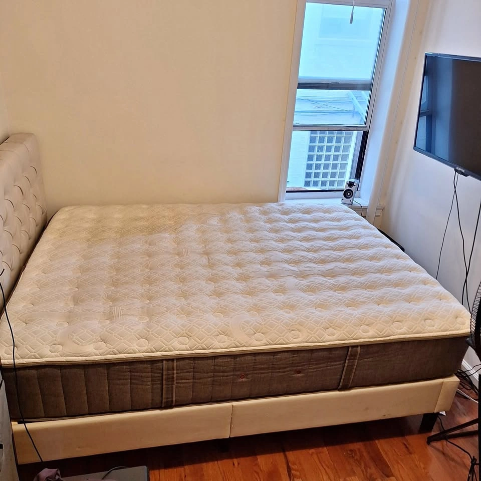 Stearns & Foster Estate Luxury Firm Queen Mattress + Encasement
