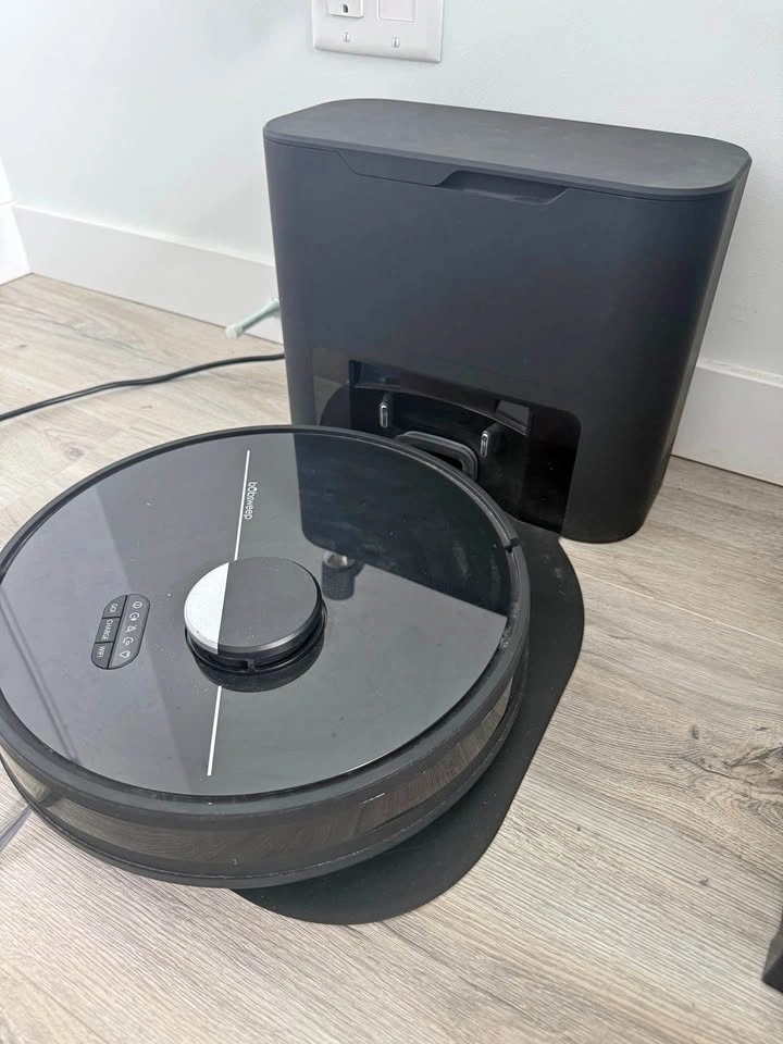 bobsweep Dustin Self-Emptying Robotic Vacuum and mop