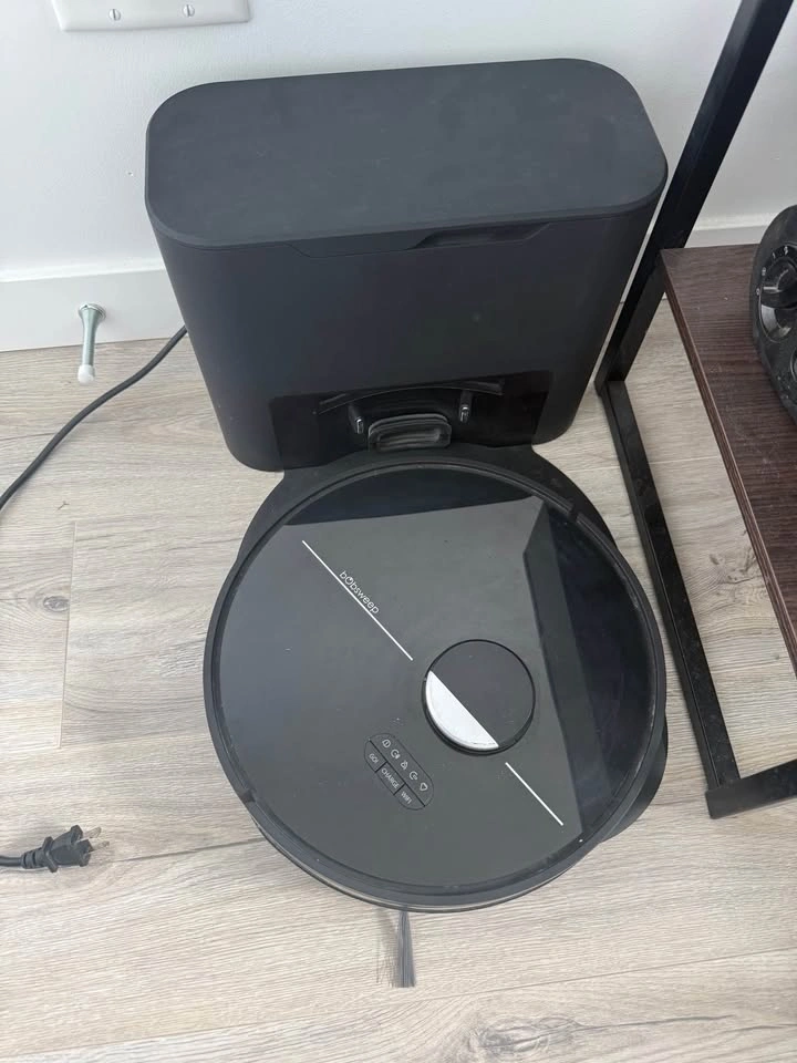 bobsweep Dustin Self-Emptying Robotic Vacuum and mop - photo 2