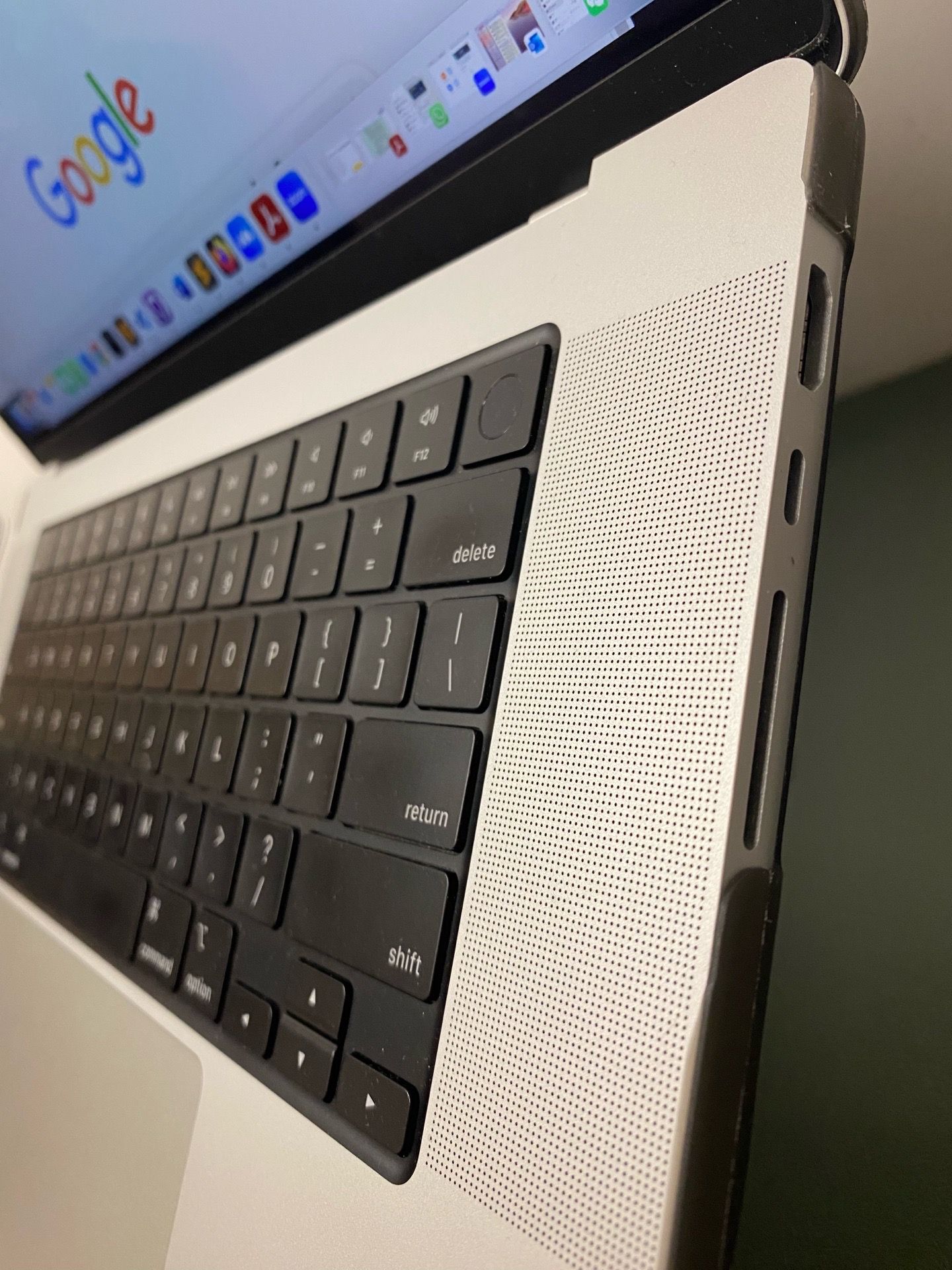 MacBook Pro 16 inch 2021 - photo 4