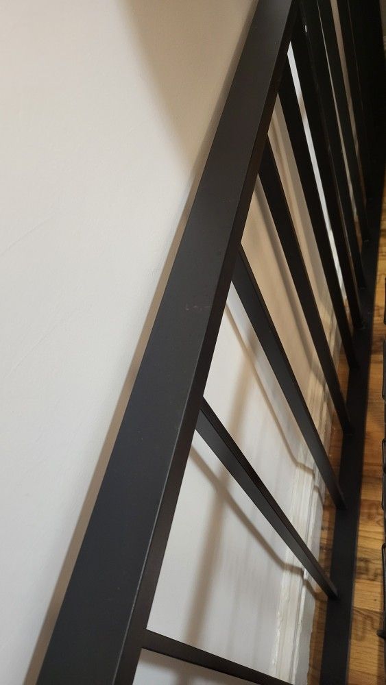Metal Twin XL Sturdy Bed Frame - Pickup at 112 St