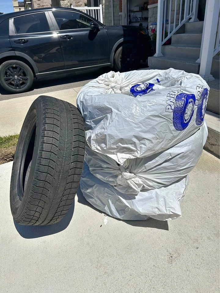 4 Studless Winter Tires 225/65R17