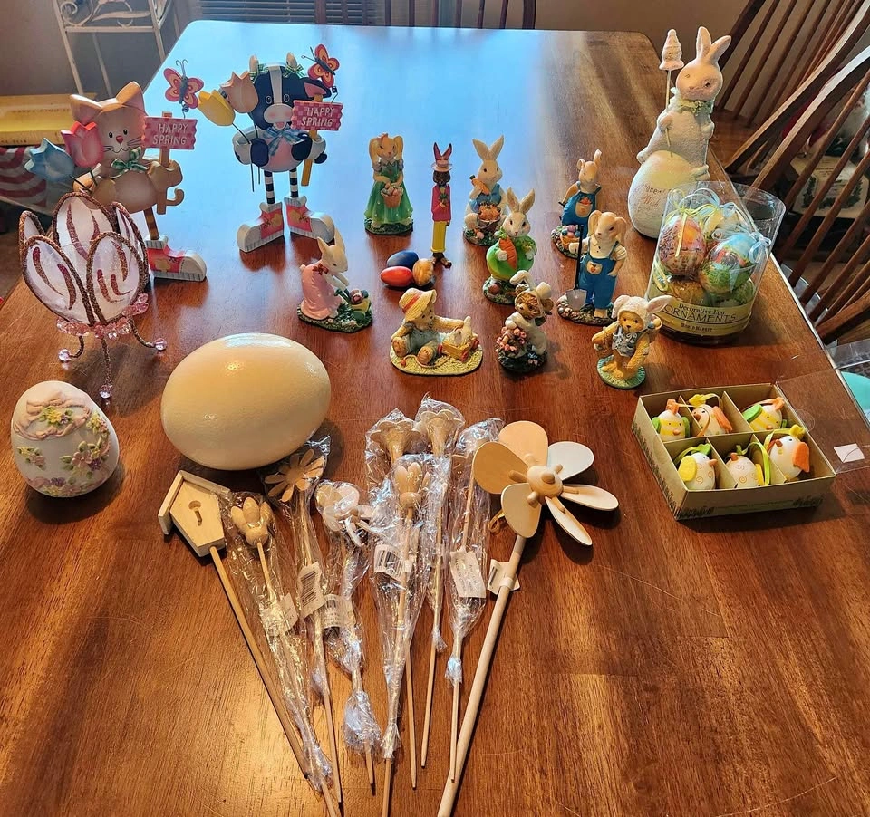 Various Spring/Easter Decorations including Lefton China Egg