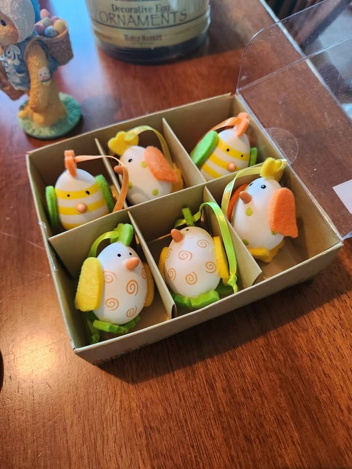 Various Spring/Easter Decorations including Lefton China Egg - photo 4