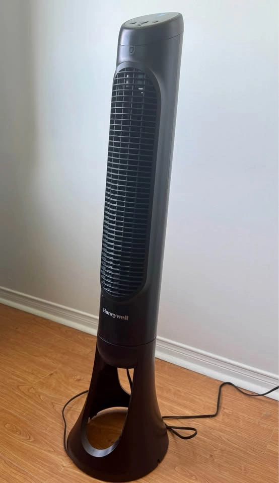 Honeywell QuietSet 40" Tall Tower Fan With Remote - photo 2