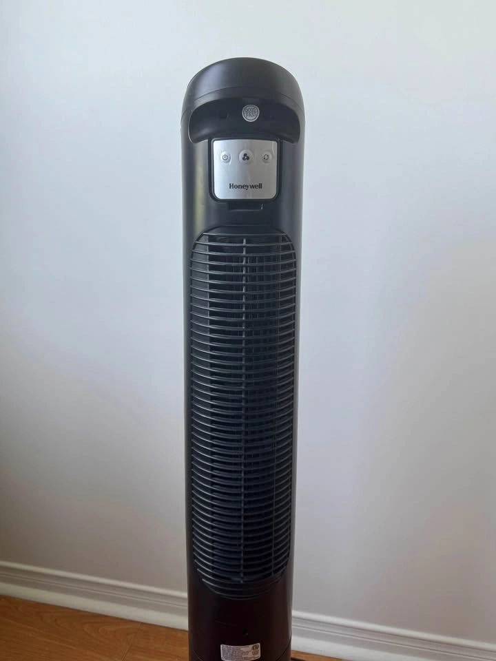 Honeywell QuietSet 40" Tall Tower Fan With Remote - photo 4