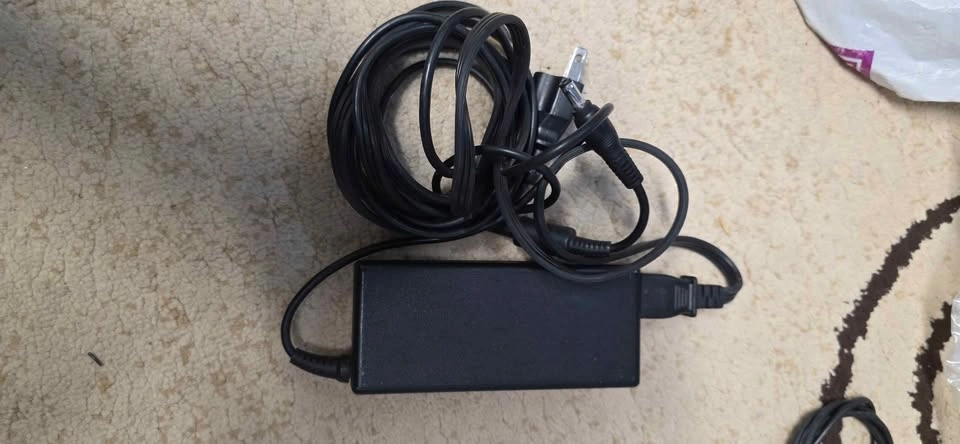 Laptop Charger - photo 3