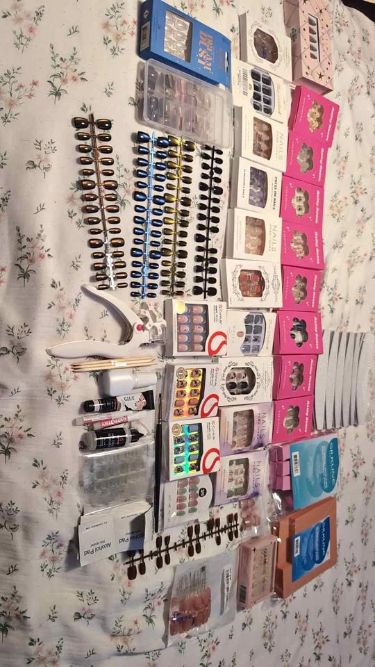 Big Lot Press-On Nails & Nail Supplies