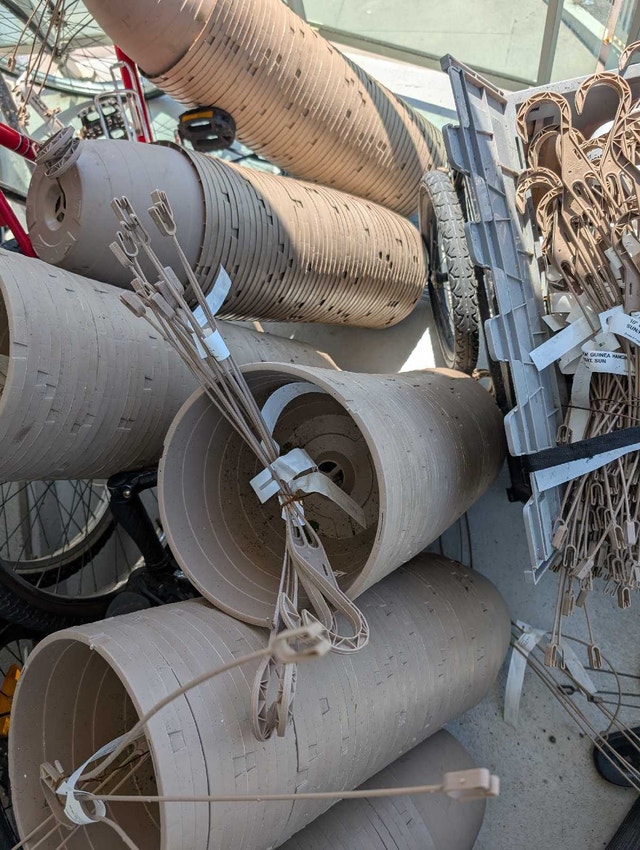 10” Hanging Pots + Nursery Trays & 4” Pots — 10 for $10 - photo 2
