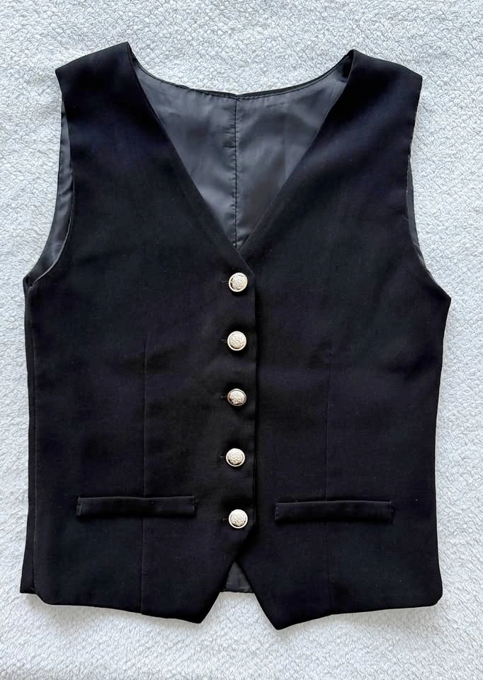 Vest size XS