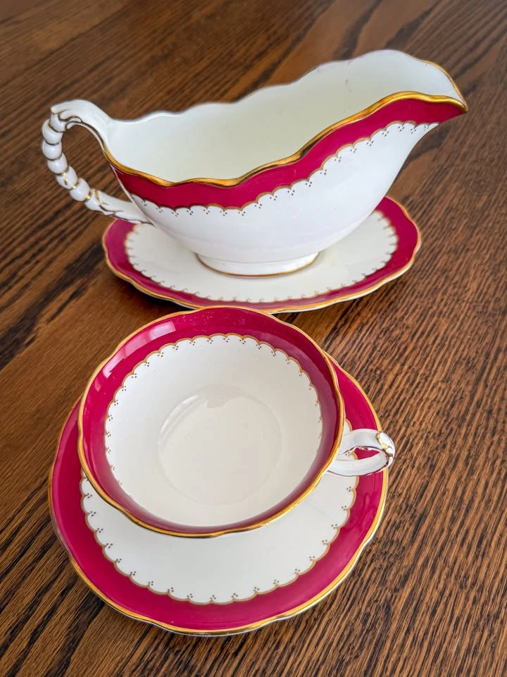 Fine China Dinnerware - Set of 12 - photo 2