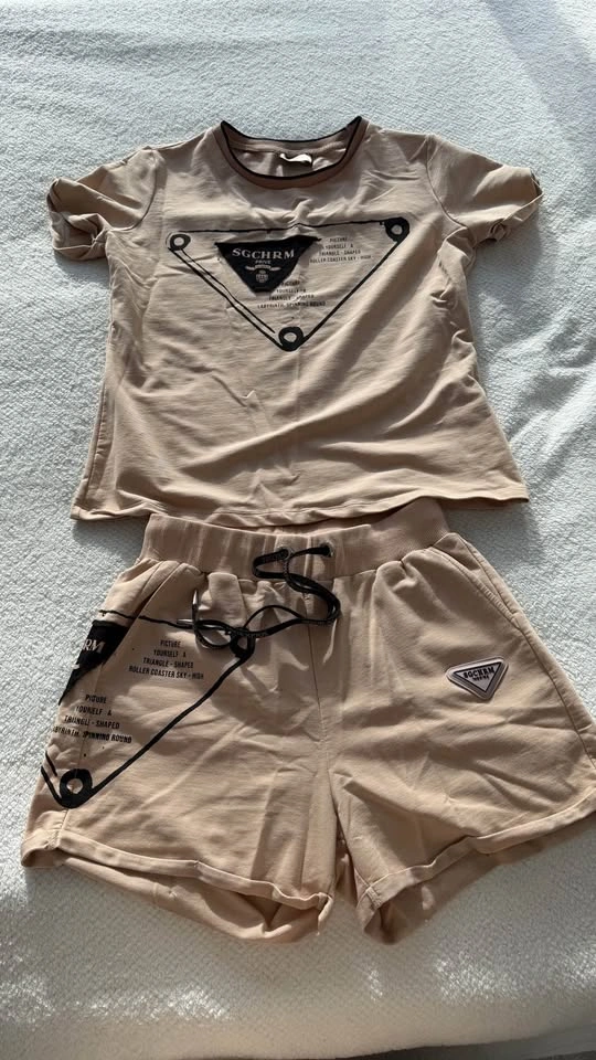 T-shirt + shorts size S - photo 2
