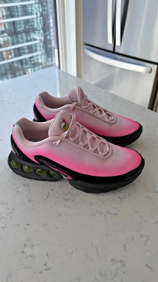 Sneakers NIKE like NEW size 6
