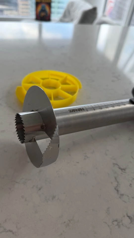 Pineapple Slicer and Corer - photo 3