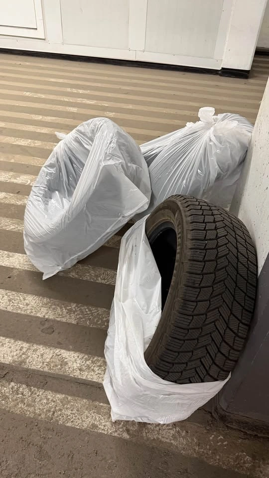 Michelin X-Ice Snow SUV Winter Tires - 235/55R19 - Set of 4 - photo 3