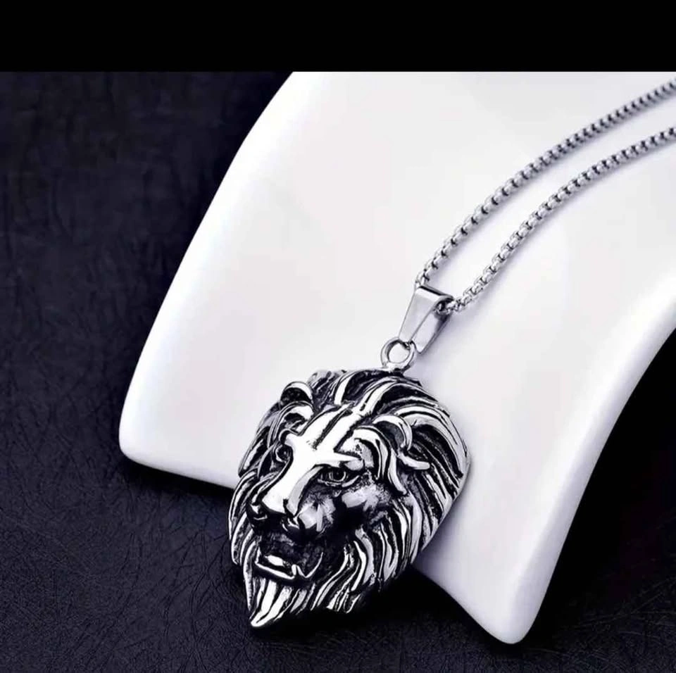 Stylish and Elegant Men's Lion Necklace - photo 2