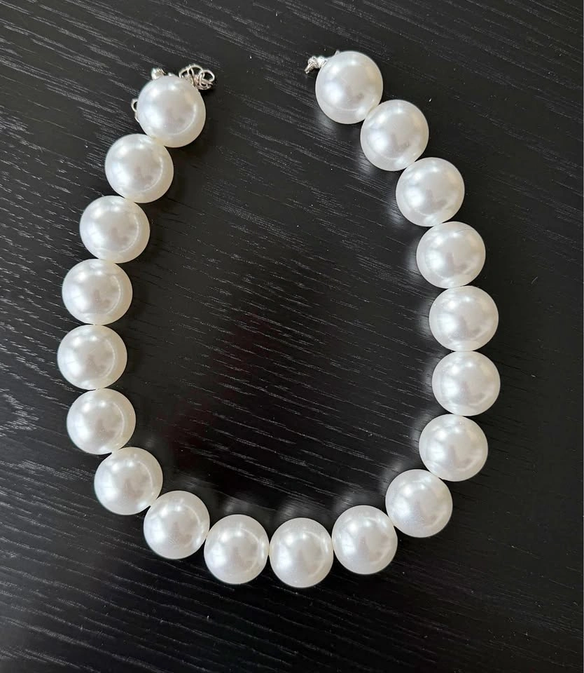 Pearl necklace NEW