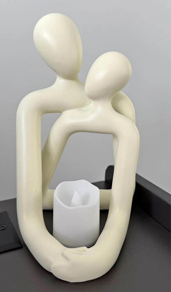 Couple Sculpture
