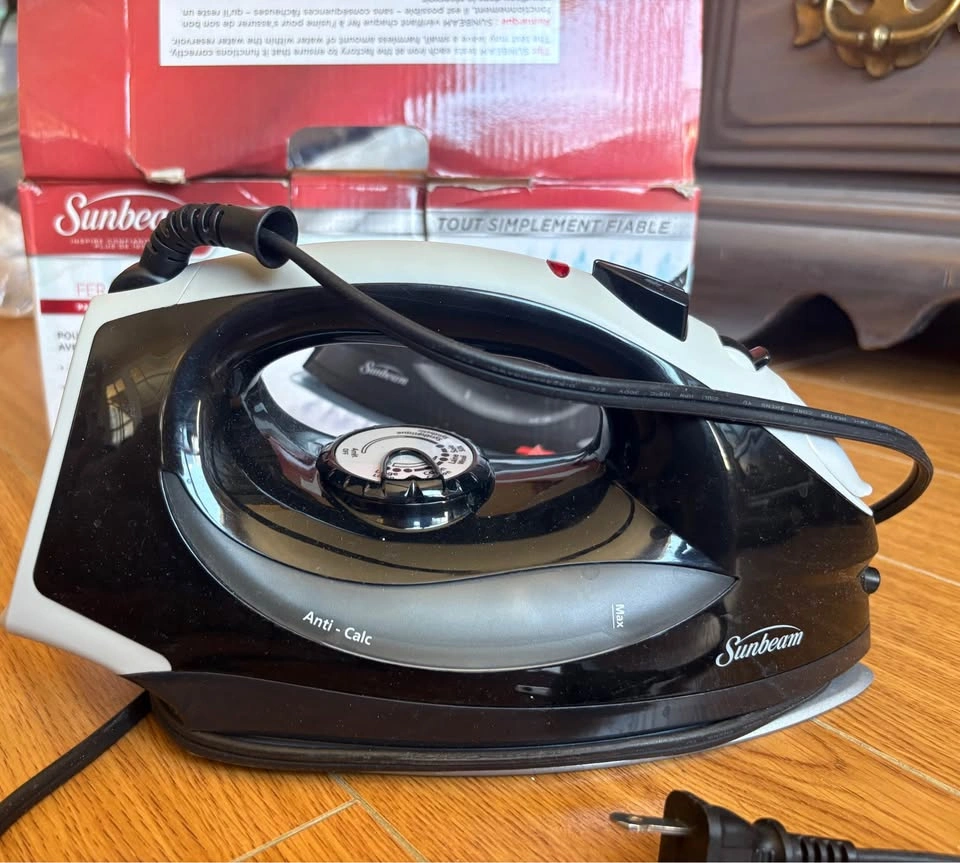 Sunbeam Classic Steam Iron - photo 2