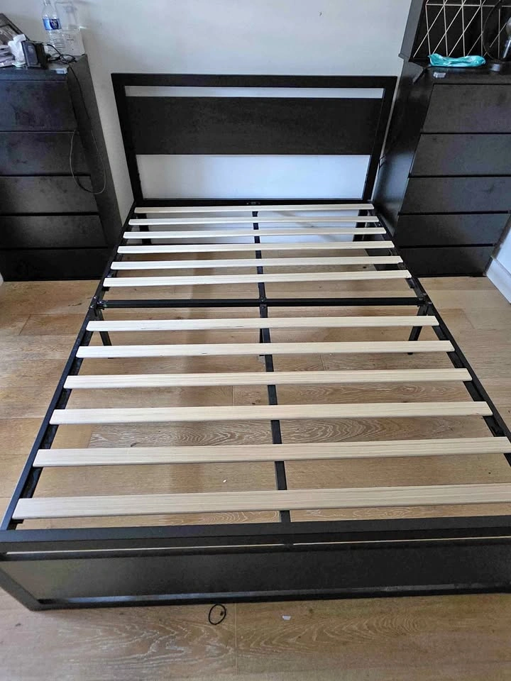 Full-Size Platform Bed – Black