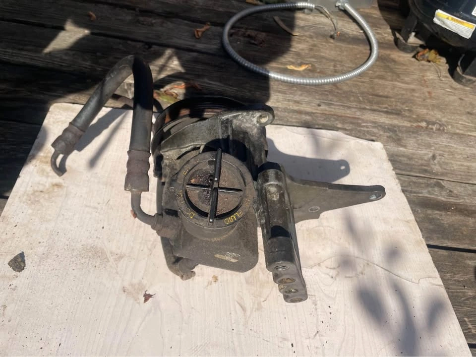 Ford Power Steering Pump - photo 4