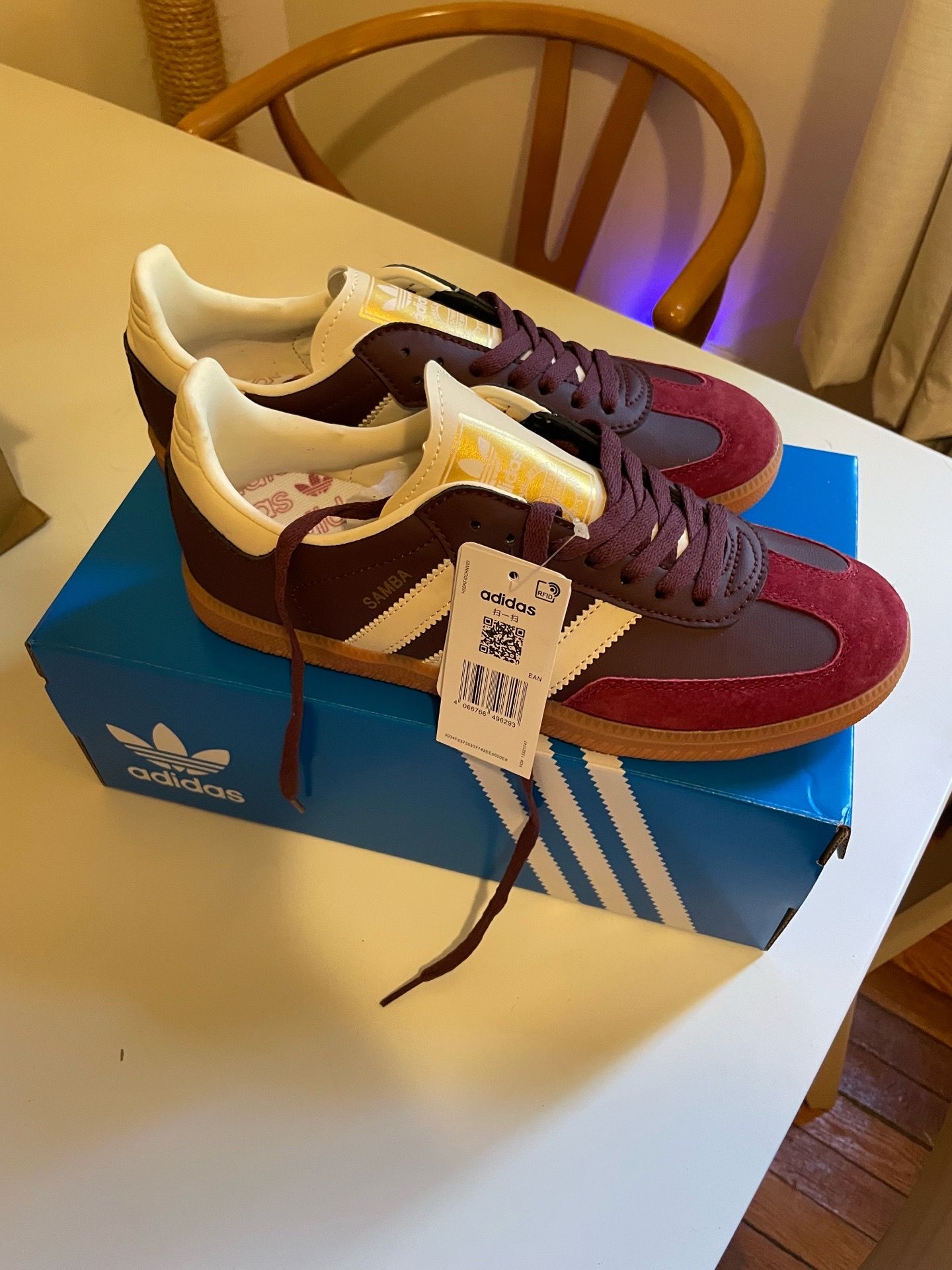 New Maroon Men's Sambas Size 7.5