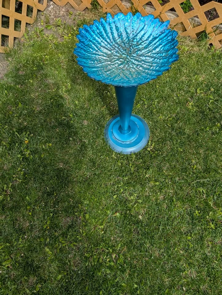 22" Handcrafted Upcycled Birdbath - photo 2