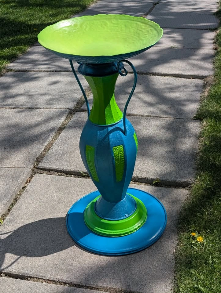 Stunning 31" Handcrafted Birdbath - photo 3