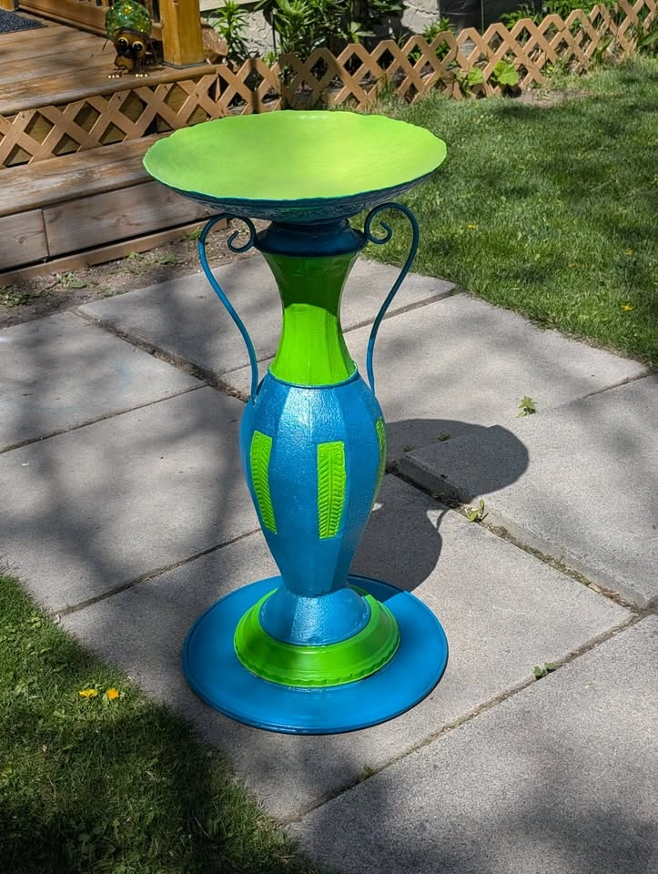 Stunning 31" Handcrafted Birdbath - photo 5
